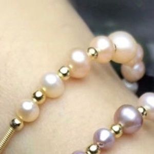 NATURAL pink pearl adjustable/stretch wire bracelet